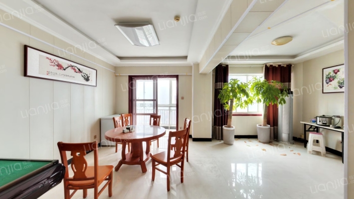 白金公寓二手房实景图