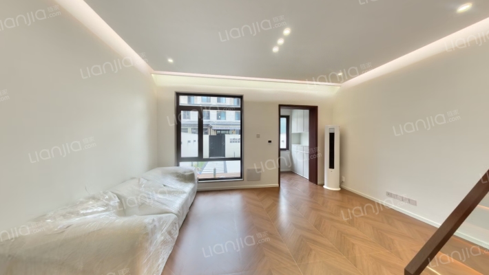 绿地海域香颂二手房实景图