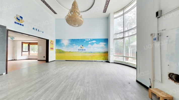 鸿泰花园别墅二手房实景图