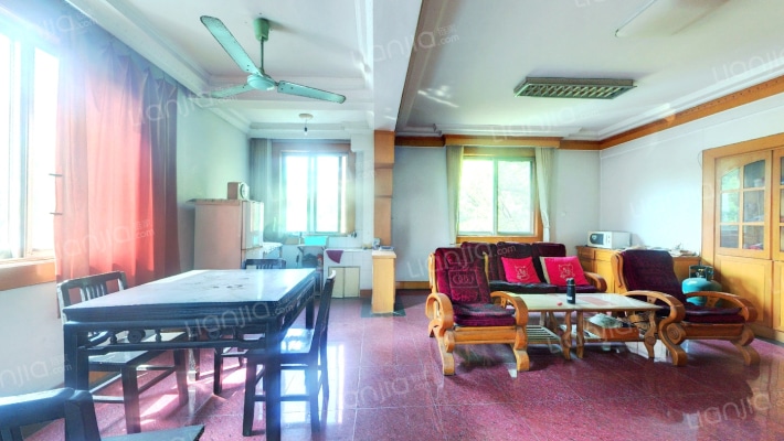 金和路二手房实景图