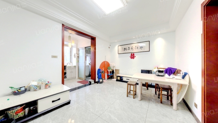 公交集团财苑路家属院二手房实景图