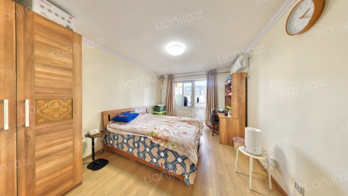 砂轮厂宿舍二手房实景图