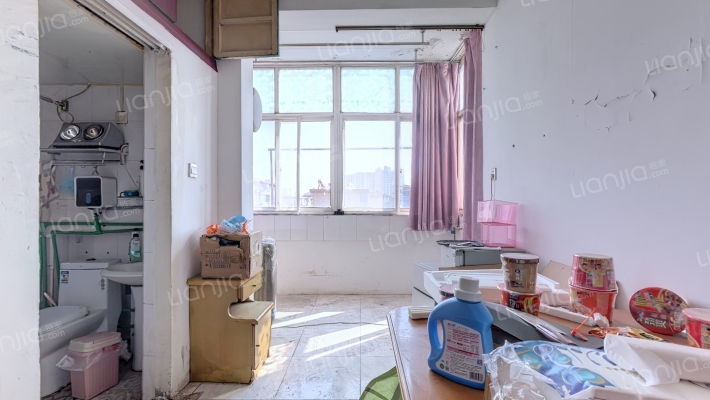 新华六村二手房实景图