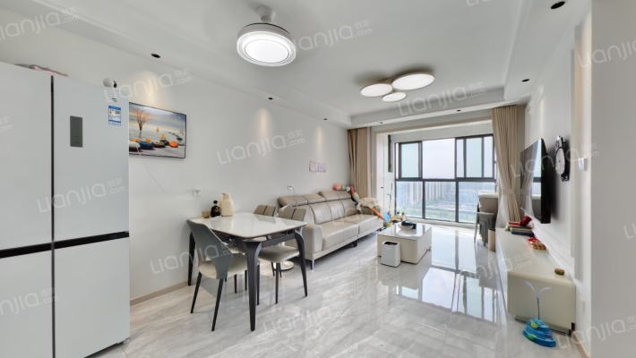 彩叠湾二手房实景图