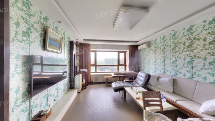 南岭体育小区二手房实景图