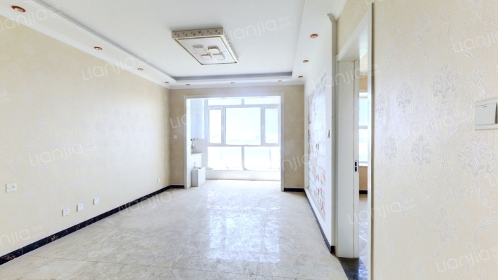 全阳两居，户型方正，中间楼层，花园小区，精装未住-客厅