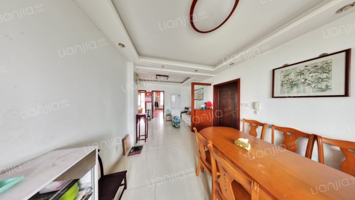 荣生豪景花苑二手房实景图