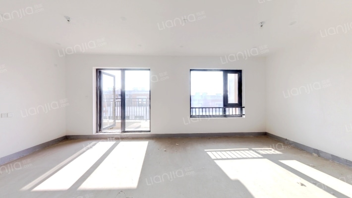 青岛小镇科莫湖二手房实景图