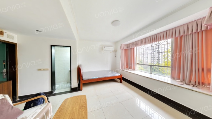 斌鑫新华苑二期二手房实景图