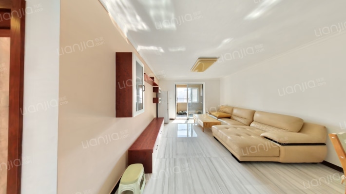 山钢建设凭海临风三期二手房实景图