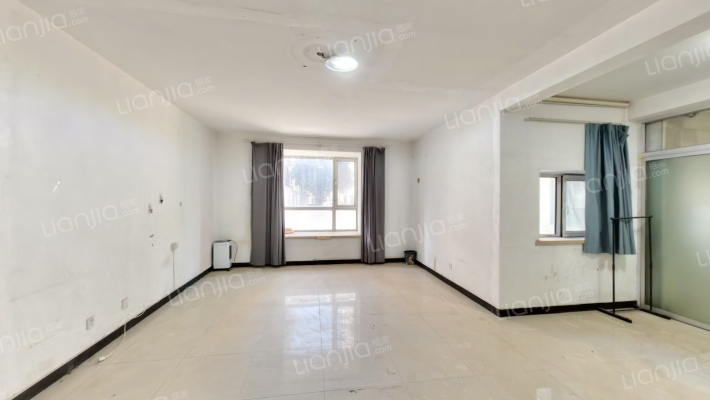 建大洋房二手房实景图