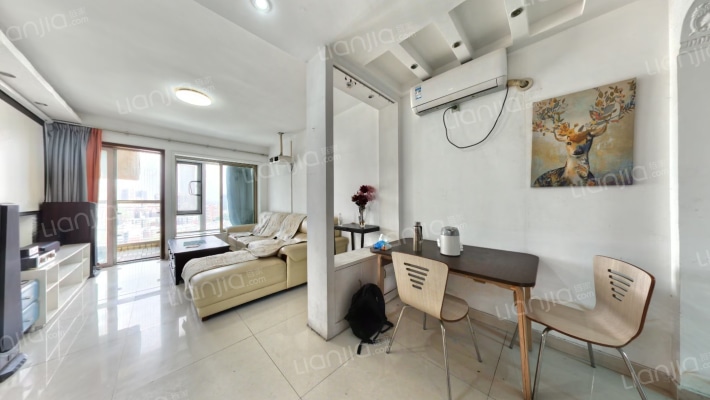 鸿景豪苑二手房实景图