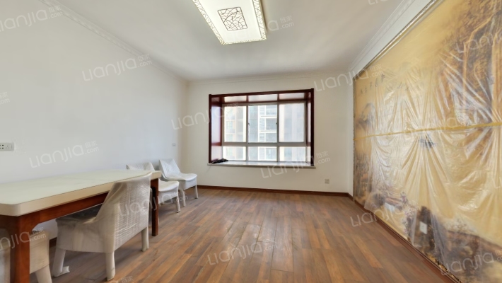 海伦国际一期二手房实景图