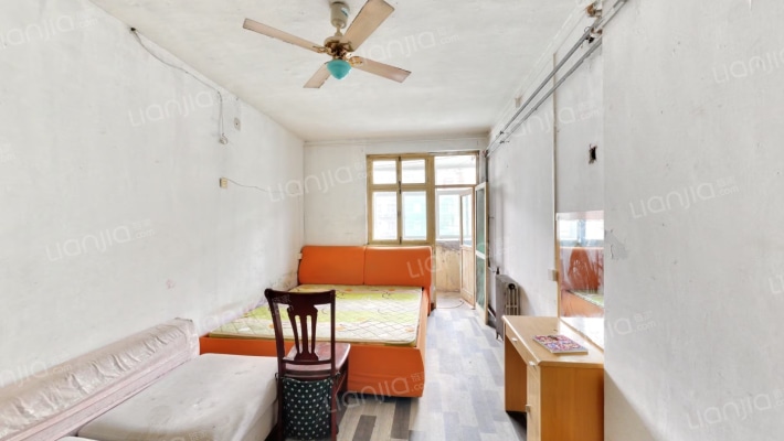 兴石里二手房实景图