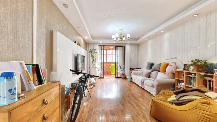 琥珀新天地西苑二手房实景图