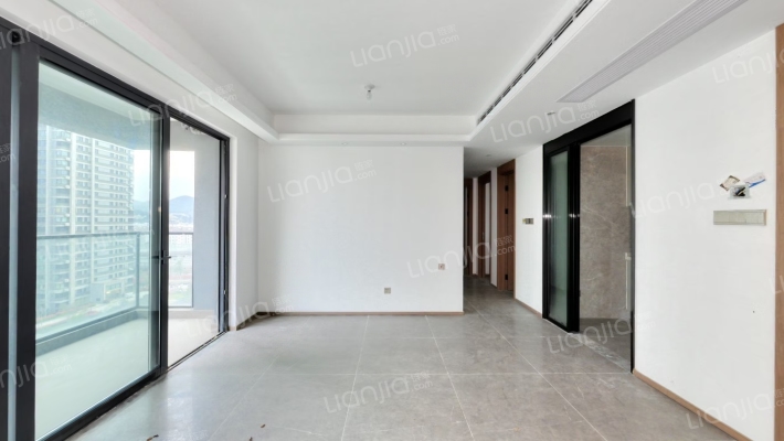 中南春风南岸二手房实景图