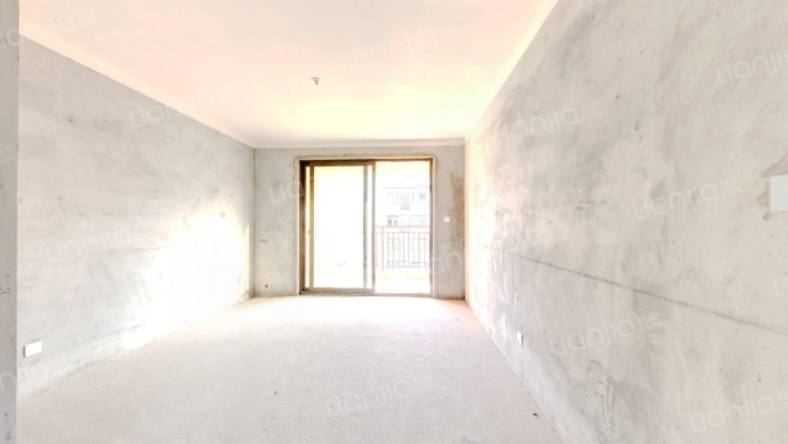 隆豪翡翠星城二手房实景图