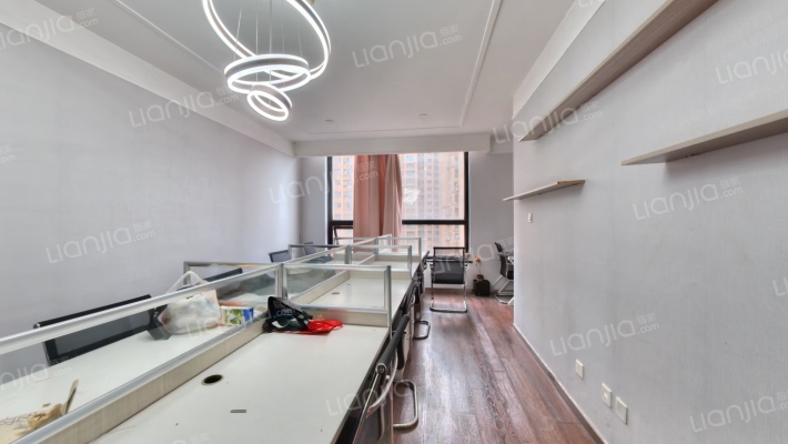 会展大厦二手房实景图