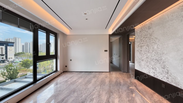 万科璞拾闻澜二手房实景图