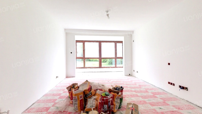 范阳路金品时代小区南北通透大三居，精装修-客厅