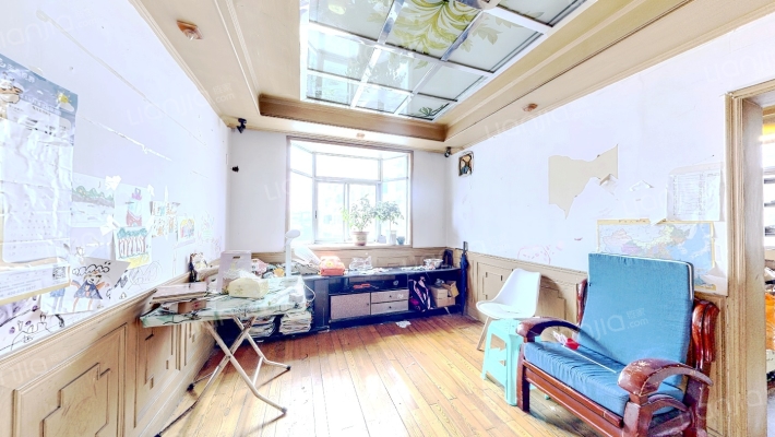 龙威新村二手房实景图