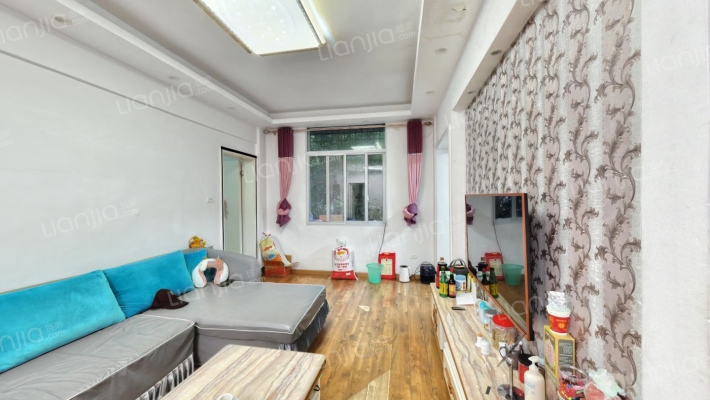 财经职工宿舍二手房实景图