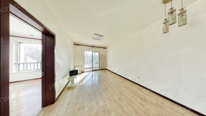 中国铁建国际城诗景颂苑二手房实景图