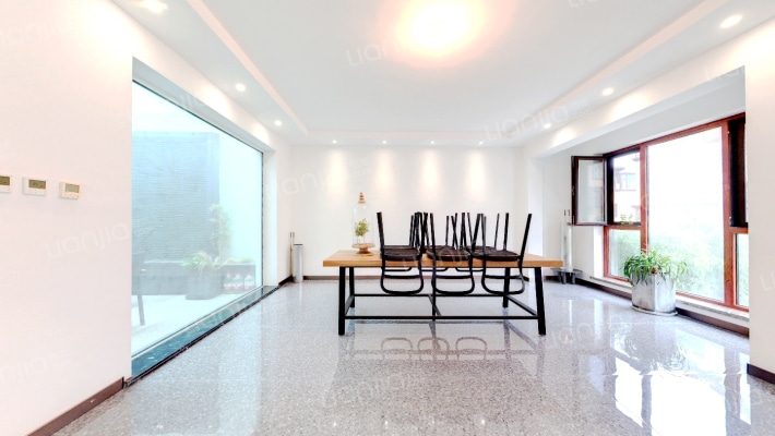 海川泓久山墅二手房实景图