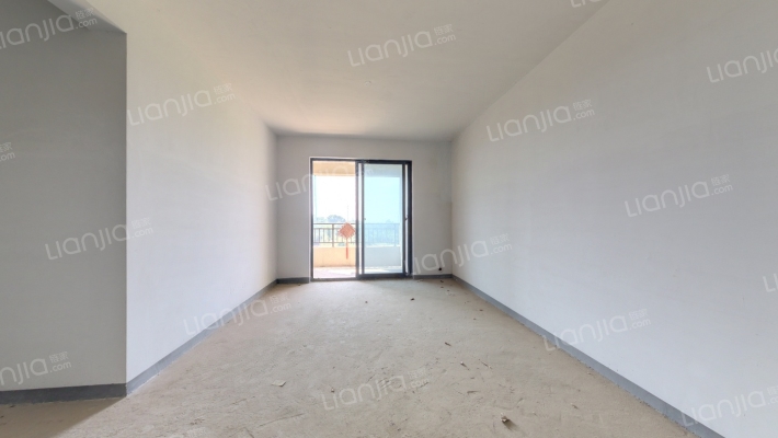 绿地国际博览城二期博翠二手房实景图