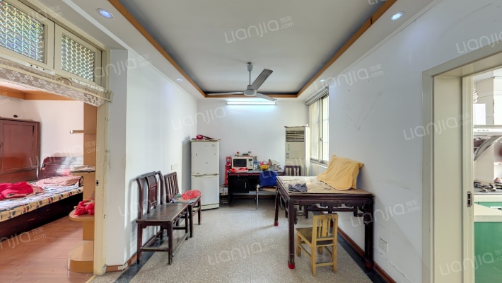 香草新村二手房实景图