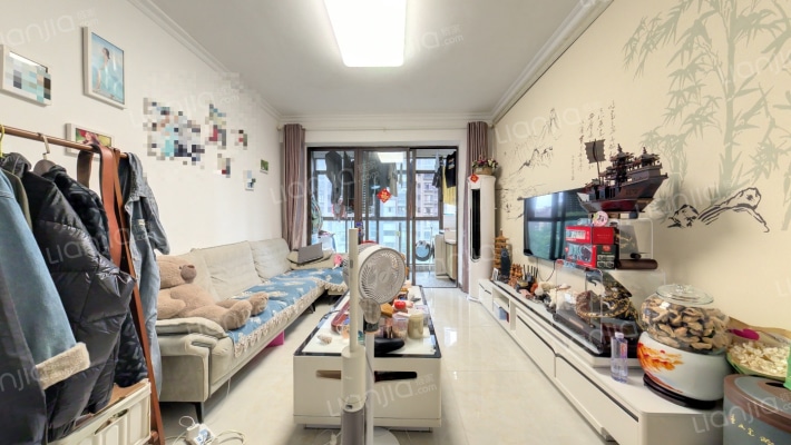 星河丹堤C区二手房实景图