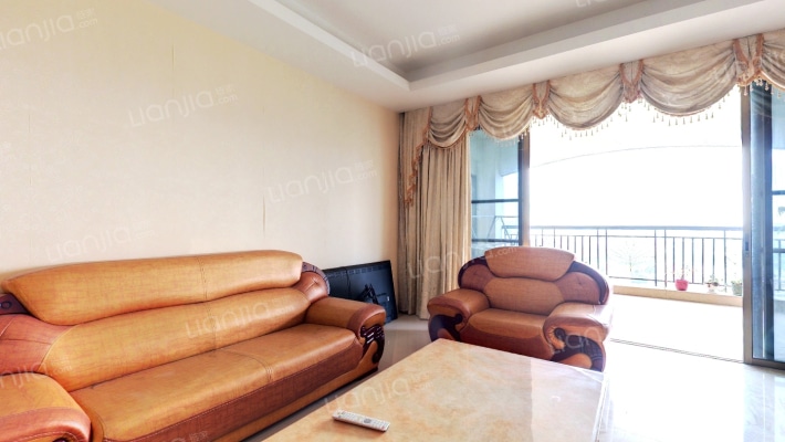 翡翠湾二手房实景图