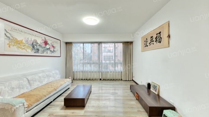 金域河畔二手房实景图