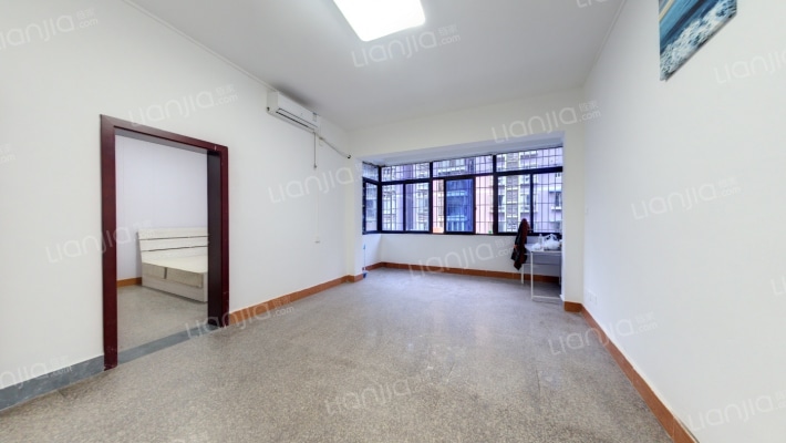 金银湾179号二手房实景图