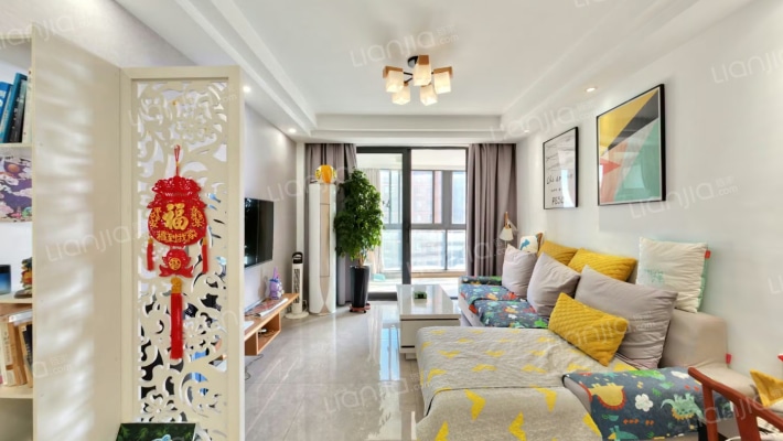 卧龙天香华庭二手房实景图