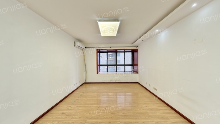 赛高街区二手房实景图