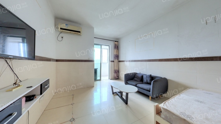 中天彩虹城南区二手房实景图