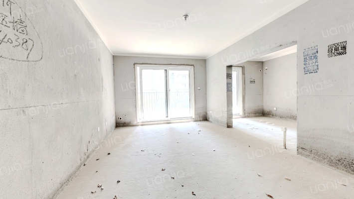 在水一方悦府二手房实景图