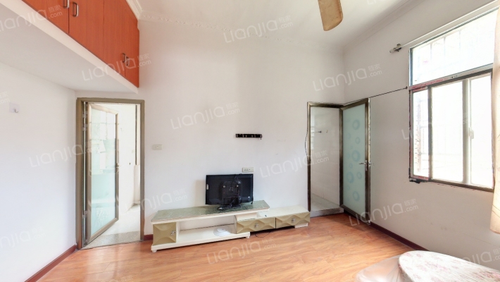 港新里二手房实景图