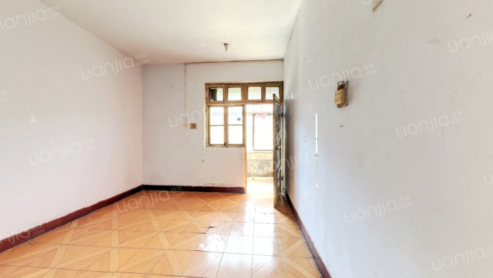 许昌市外贸包装公司住宅楼二手房实景图