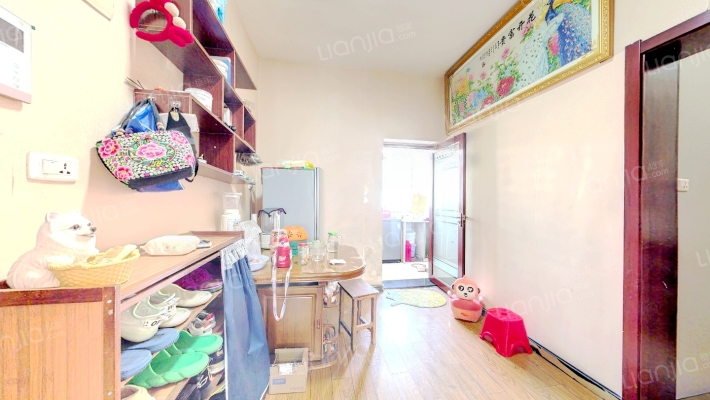 烟厂家属院二手房实景图