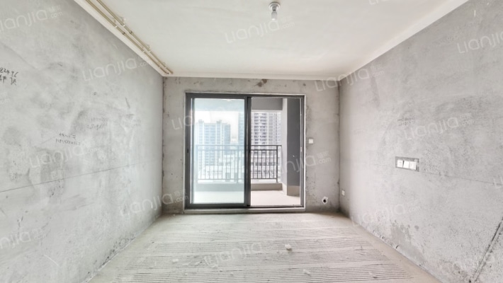 港龙美的云筑北区二手房实景图