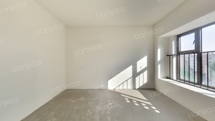 翡翠华府二手房实景图