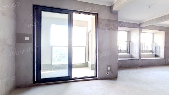 鸿翔龙悦府二手房实景图