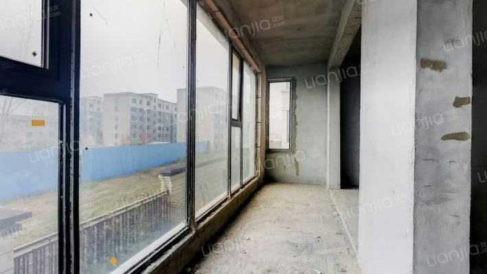 蓝湾小镇二手房实景图