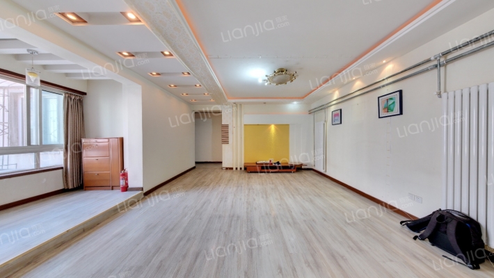 经三路83号院二手房实景图