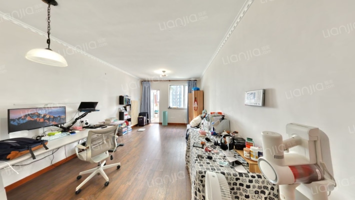 鲁商蓝岸国际一期二期二手房实景图