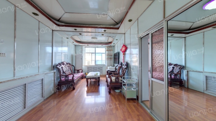 市幼儿园散盘二手房实景图