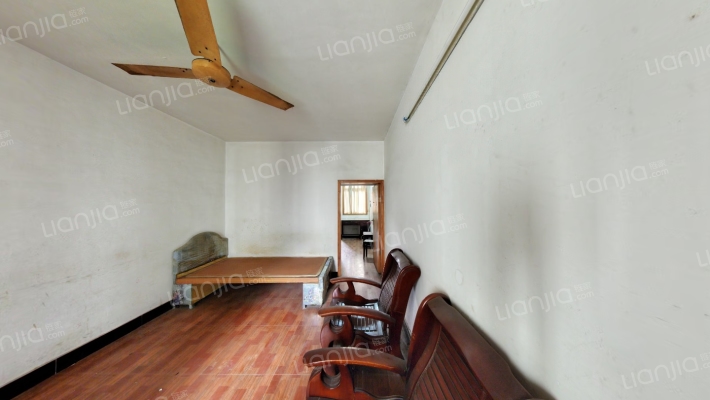 小龙坎新街90号二手房实景图