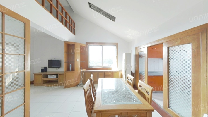 滨江别墅小区二手房实景图